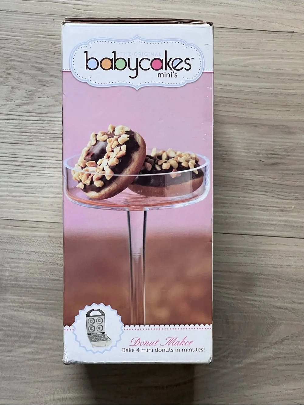 Babycakes Mini's Donut Maker - Makes 4 Non-Stick Mini Donuts NEW MSRP $24.99